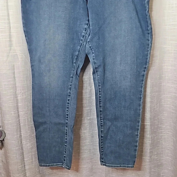 LEVI JEANS - Picture 3 of 8